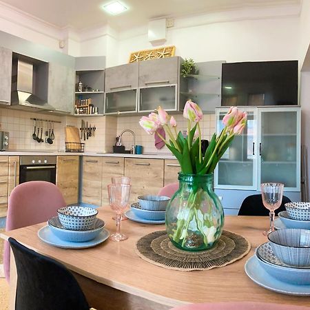 Two Bedroom Apartment -Welcome To Burgas- Top Location, Central Station, Main Walking Street, Sea Garden, Near The Beach Εξωτερικό φωτογραφία